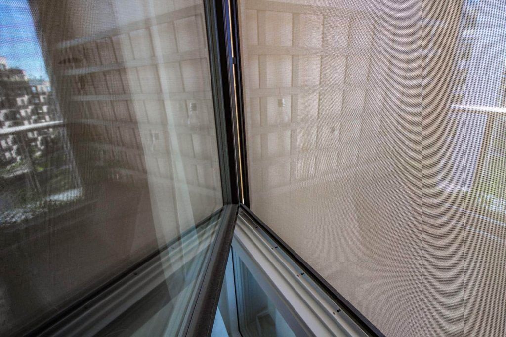 zip screen duk