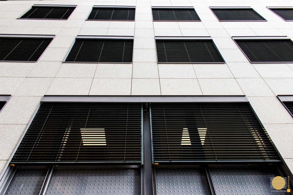 næringsbygg utvendige persienner