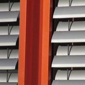 Vindstabile persienner